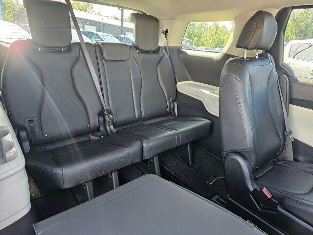 used 2023 Kia Carnival car, priced at $33,880