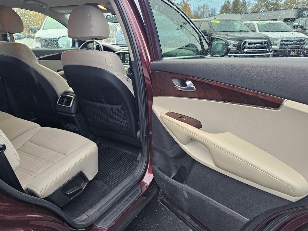 used 2018 Kia Sorento car, priced at $12,906