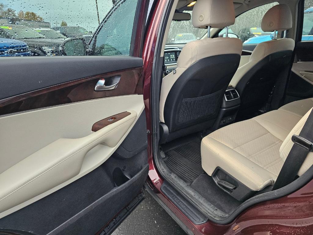 used 2018 Kia Sorento car, priced at $12,906