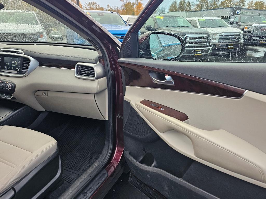 used 2018 Kia Sorento car, priced at $12,906