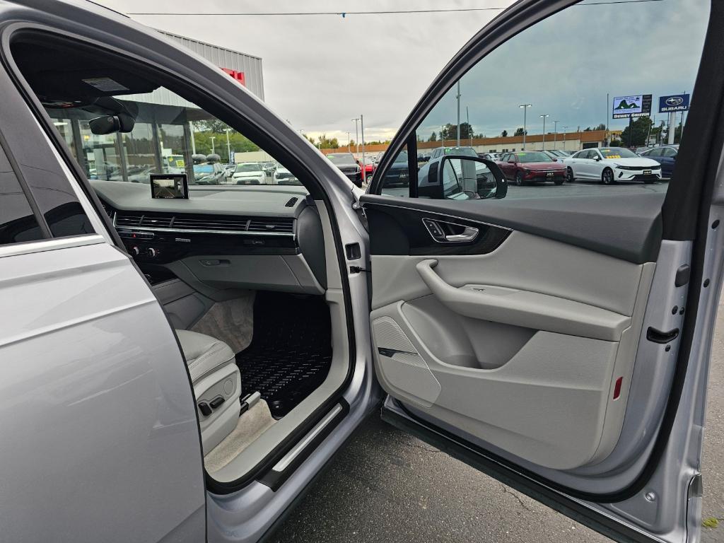 used 2019 Audi Q7 car, priced at $22,555