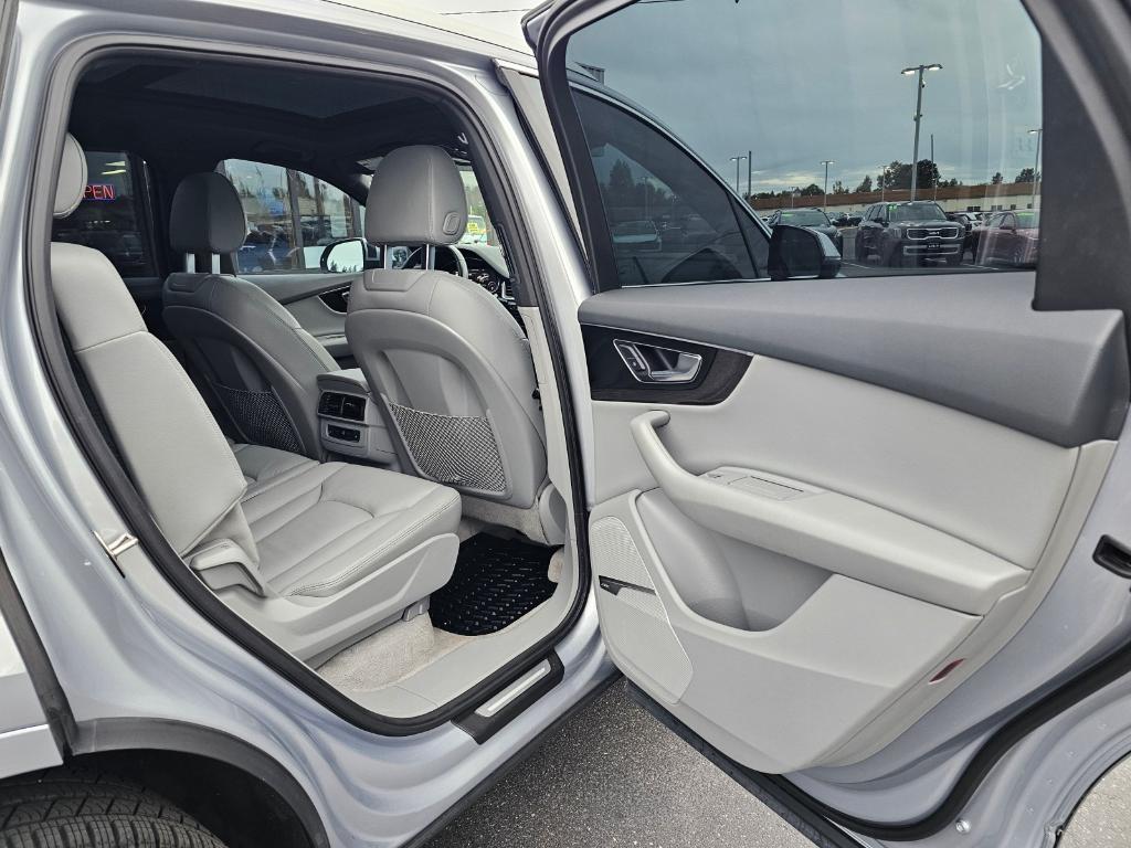 used 2019 Audi Q7 car, priced at $22,555