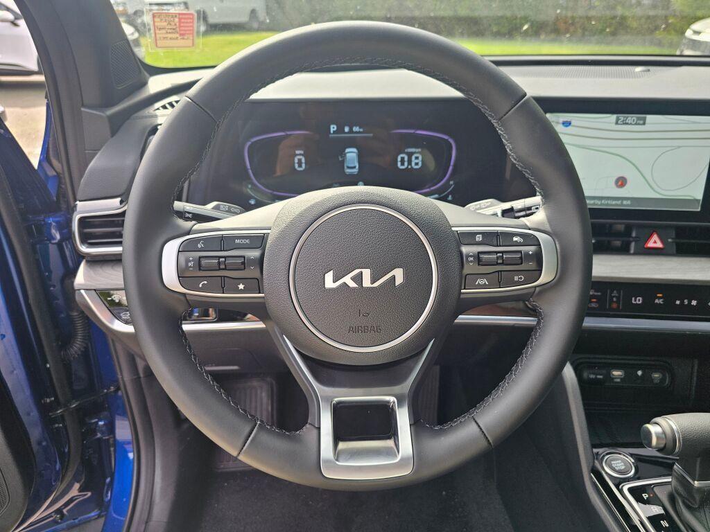 new 2025 Kia Sportage car, priced at $35,360