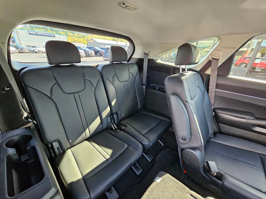 used 2023 Kia Sorento Hybrid car, priced at $31,540