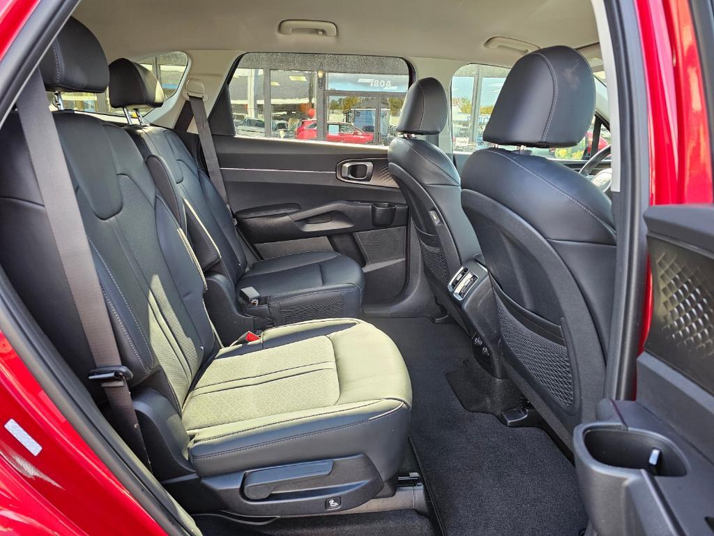 used 2023 Kia Sorento Hybrid car, priced at $31,540