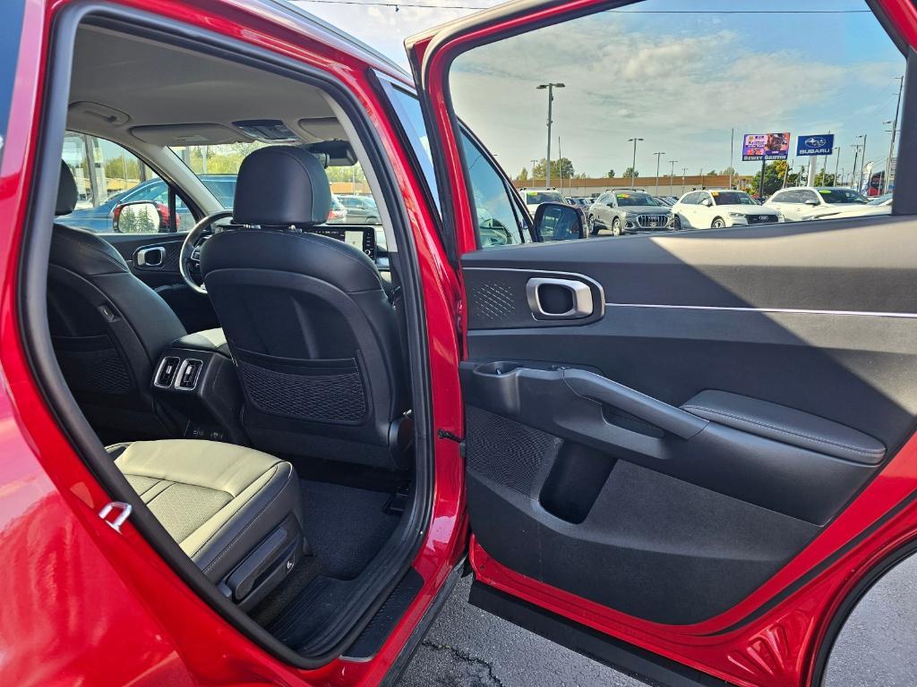 used 2023 Kia Sorento Hybrid car, priced at $31,540