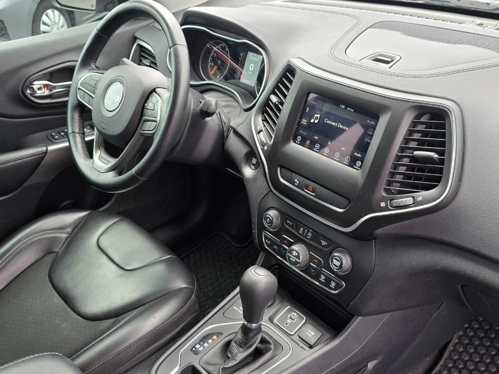 used 2020 Jeep Cherokee car, priced at $18,999