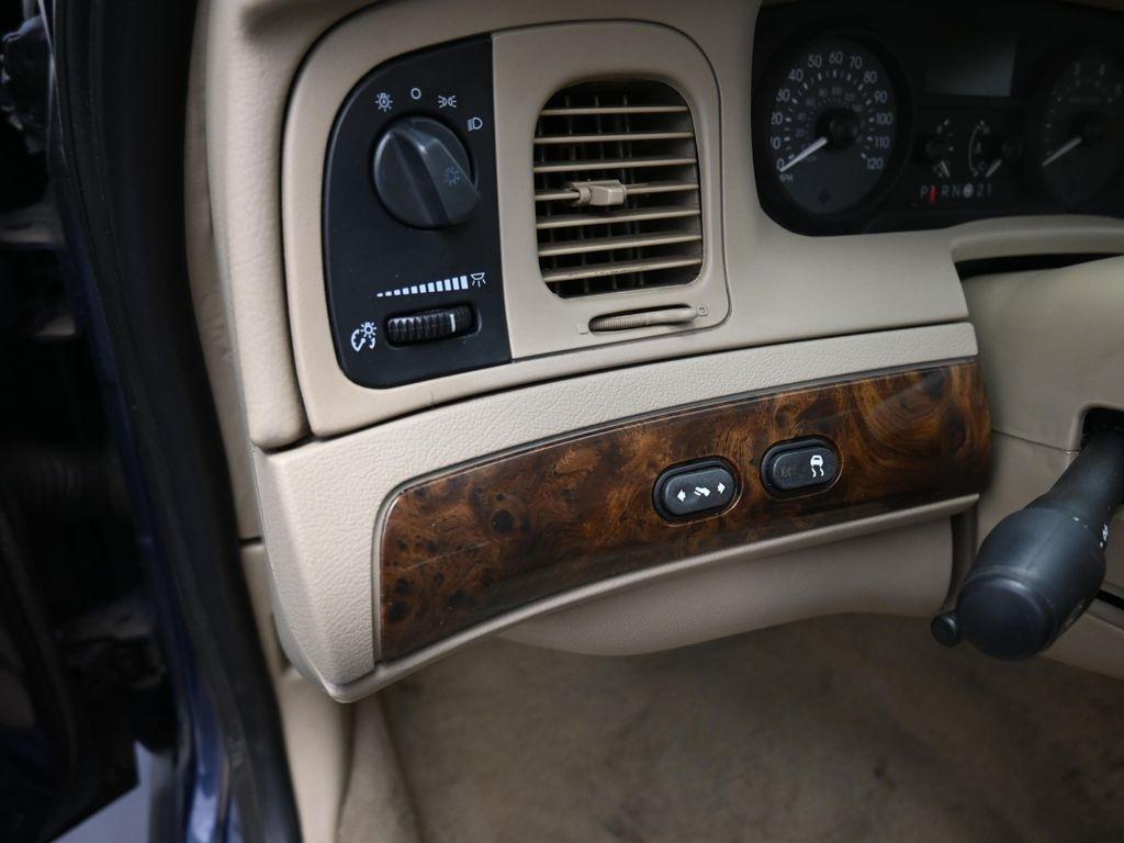 used 2006 Mercury Grand Marquis car, priced at $4,500