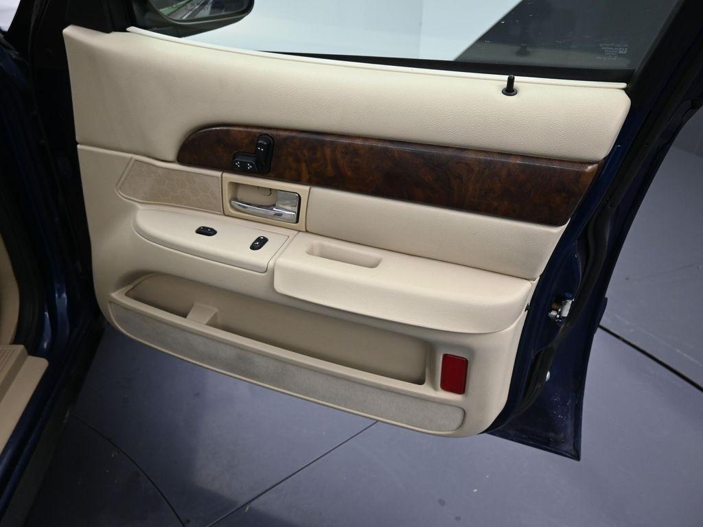 used 2006 Mercury Grand Marquis car, priced at $4,500