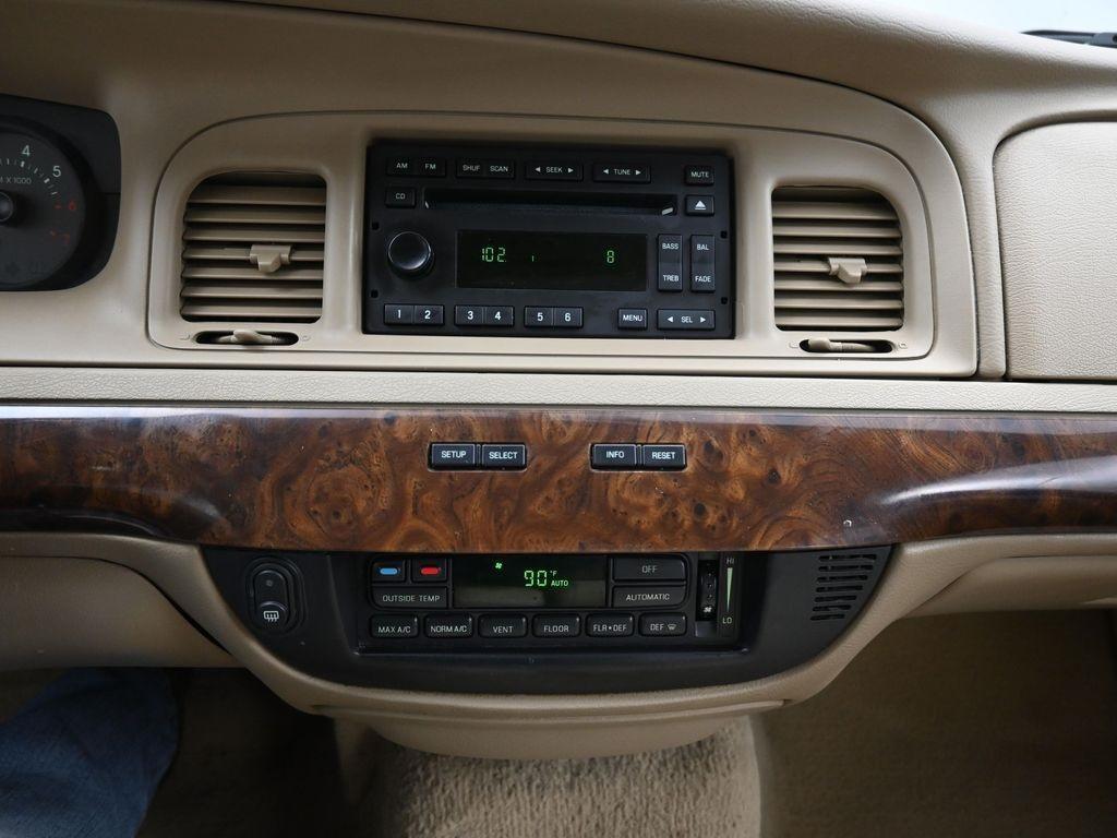 used 2006 Mercury Grand Marquis car, priced at $4,500