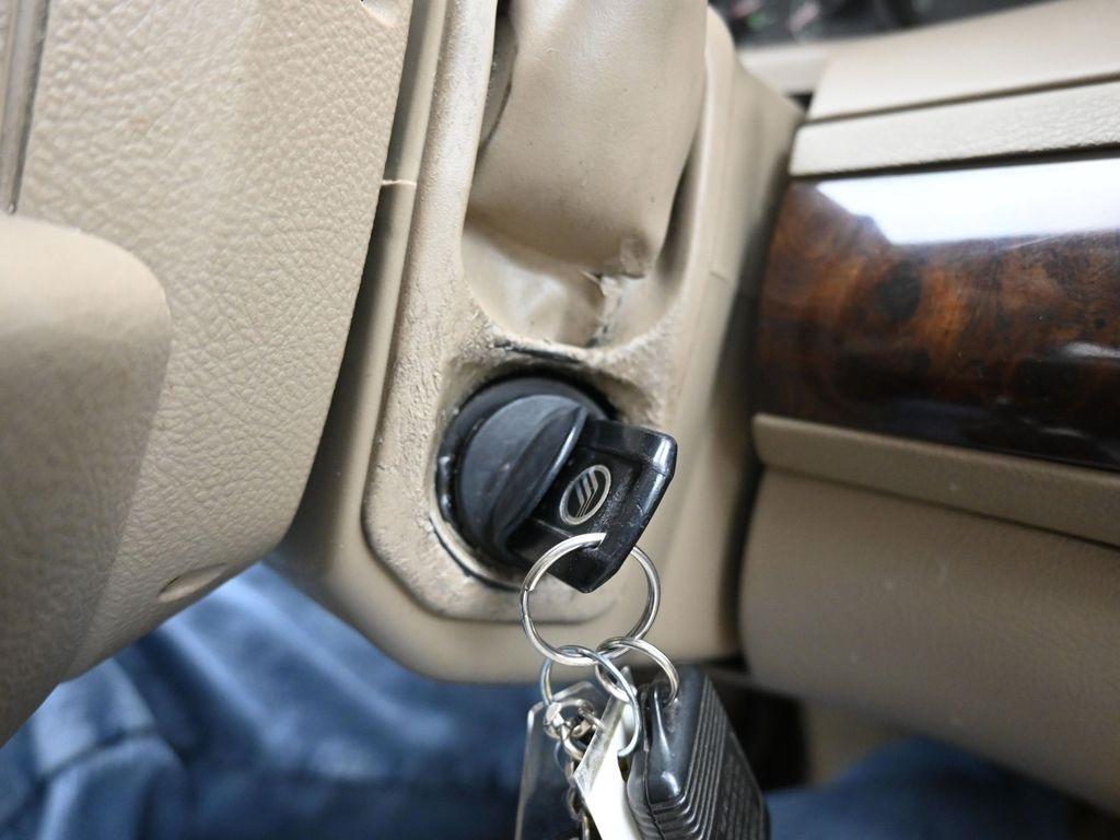 used 2006 Mercury Grand Marquis car, priced at $4,500