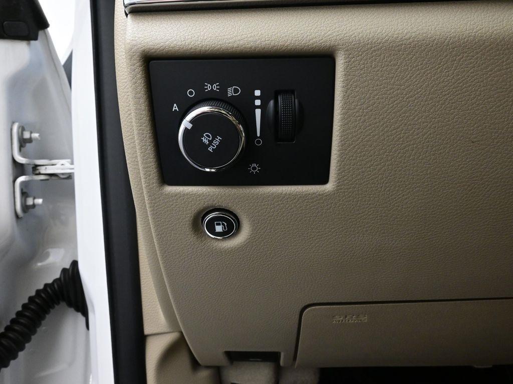 used 2015 Jeep Grand Cherokee car, priced at $12,000