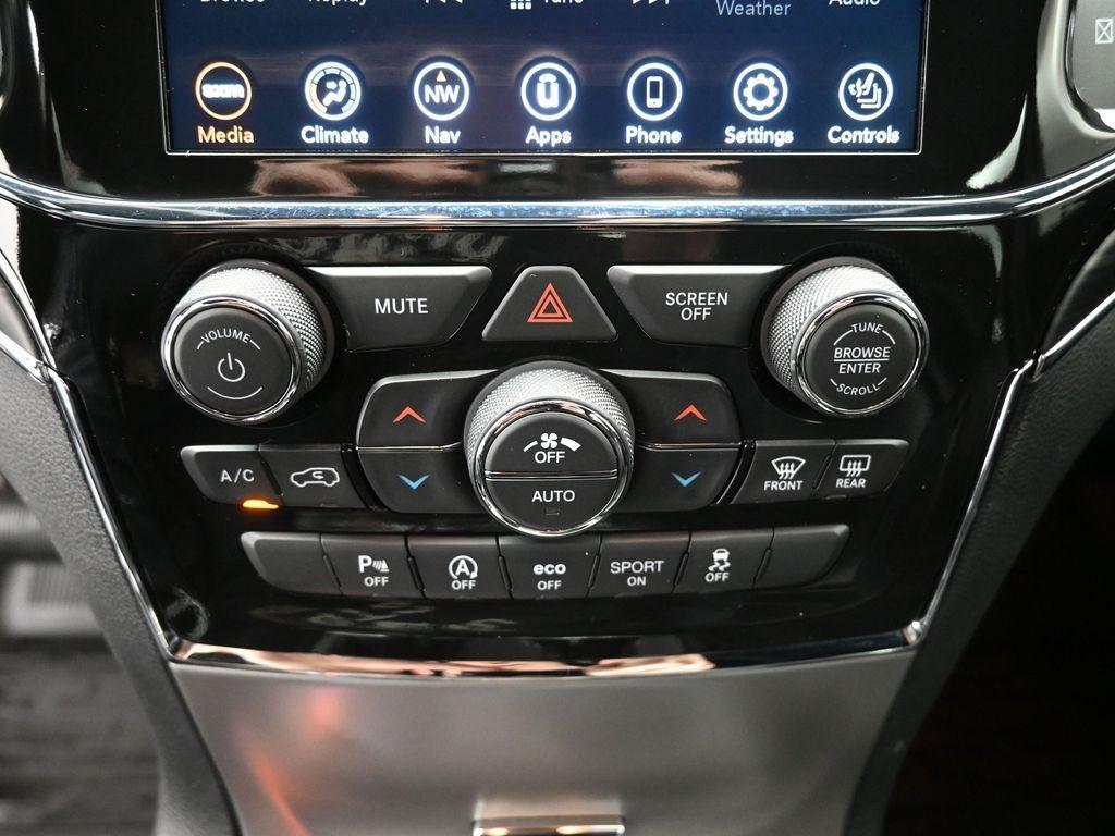 used 2022 Jeep Grand Cherokee WK car, priced at $27,500