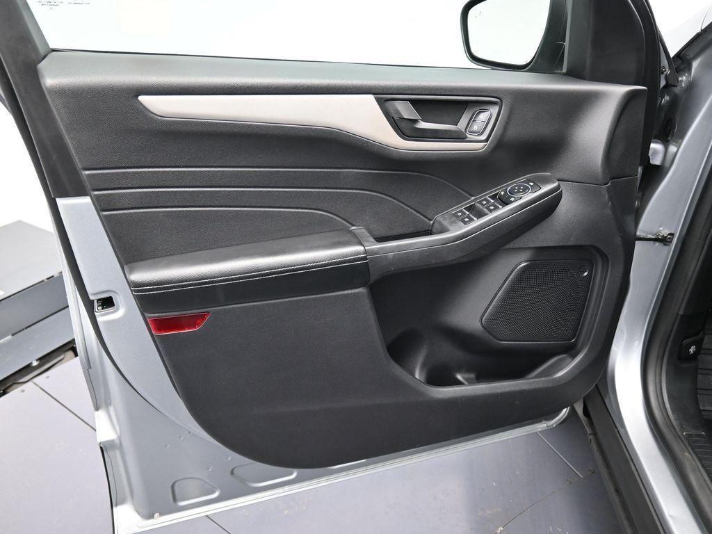 used 2022 Ford Escape car, priced at $18,900