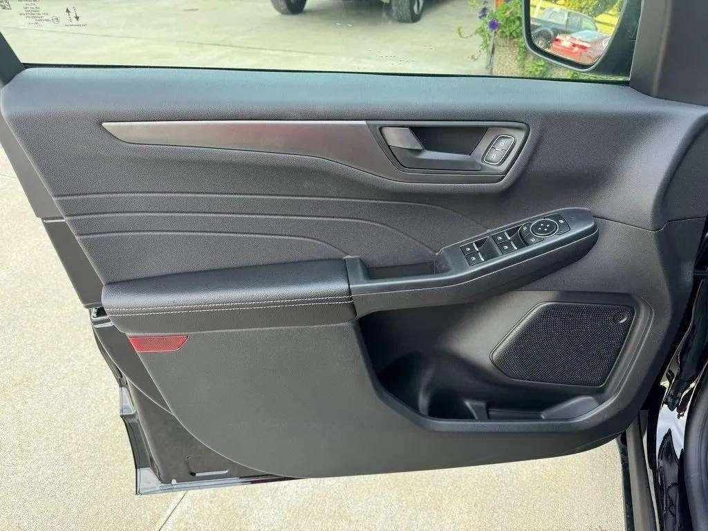 new 2025 Ford Escape car, priced at $30,000
