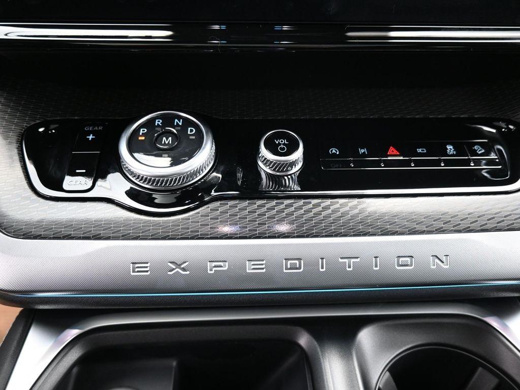 new 2025 Ford Expedition Max car, priced at $85,000