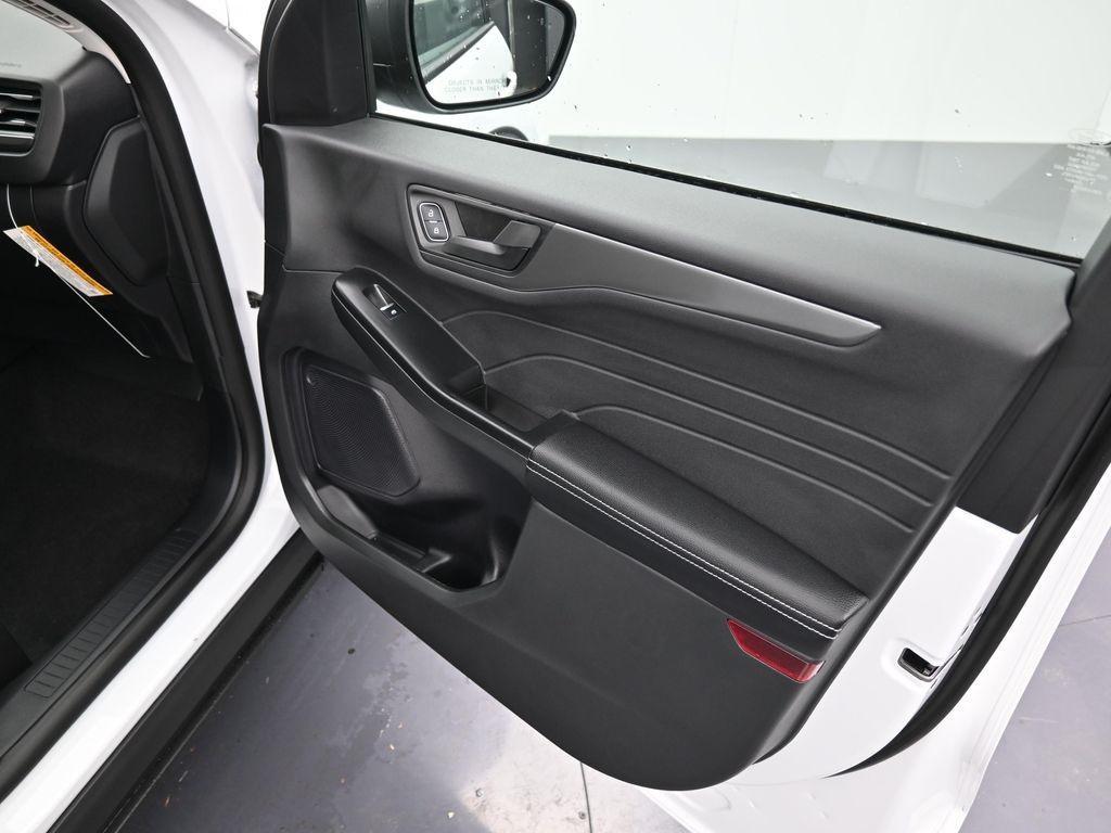 new 2026 Ford Escape car, priced at $33,699