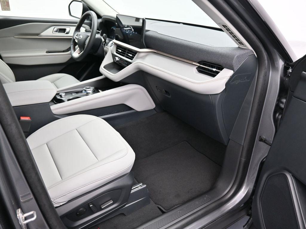 new 2025 Ford Explorer car, priced at $47,160