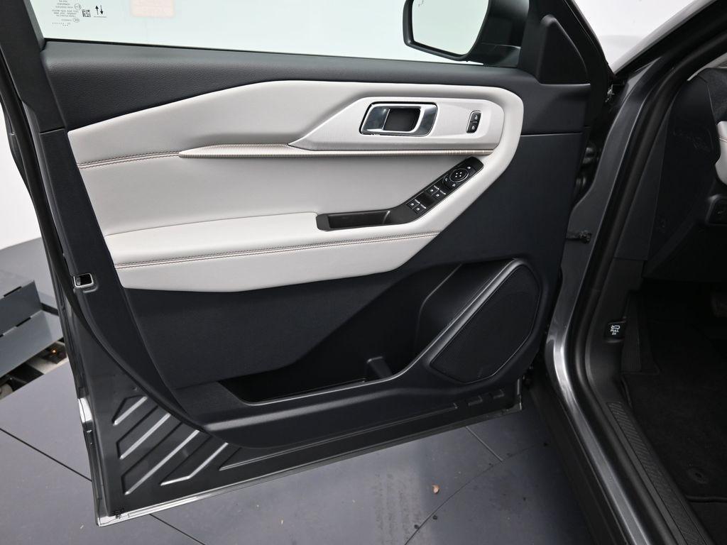 new 2025 Ford Explorer car, priced at $47,160