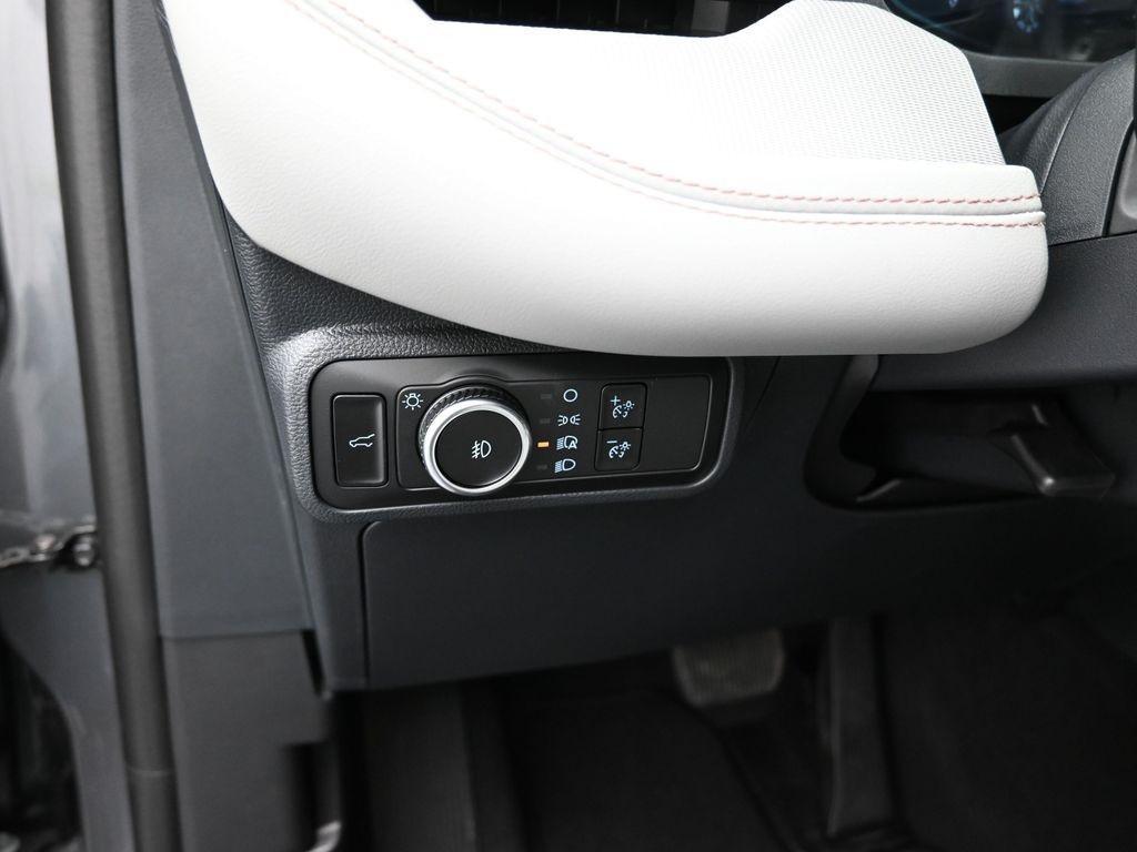 new 2025 Ford Explorer car, priced at $47,160