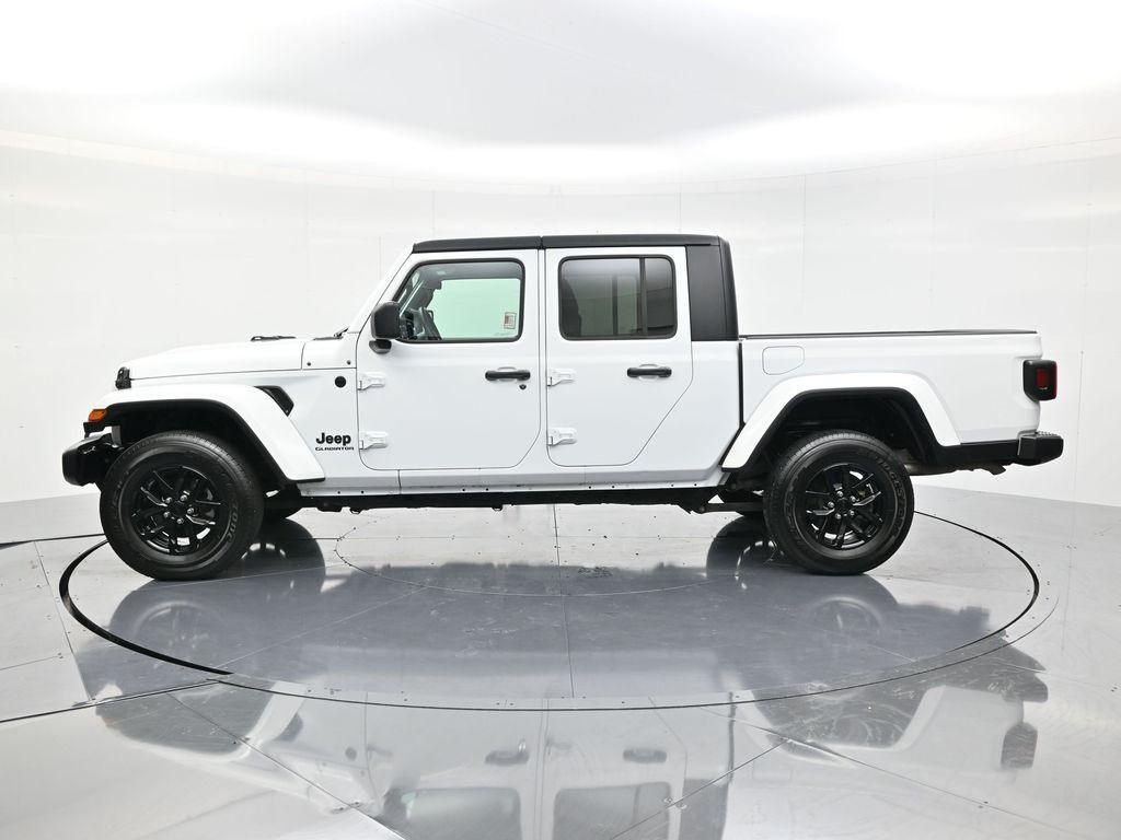 used 2021 Jeep Gladiator car, priced at $30,000