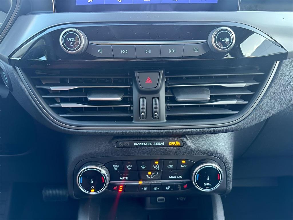 new 2025 Ford Escape car, priced at $29,900
