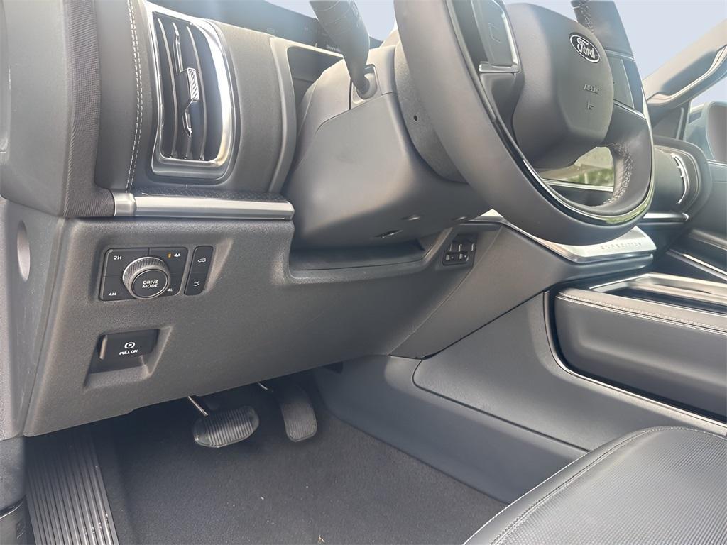 new 2025 Ford Expedition Max car, priced at $86,965
