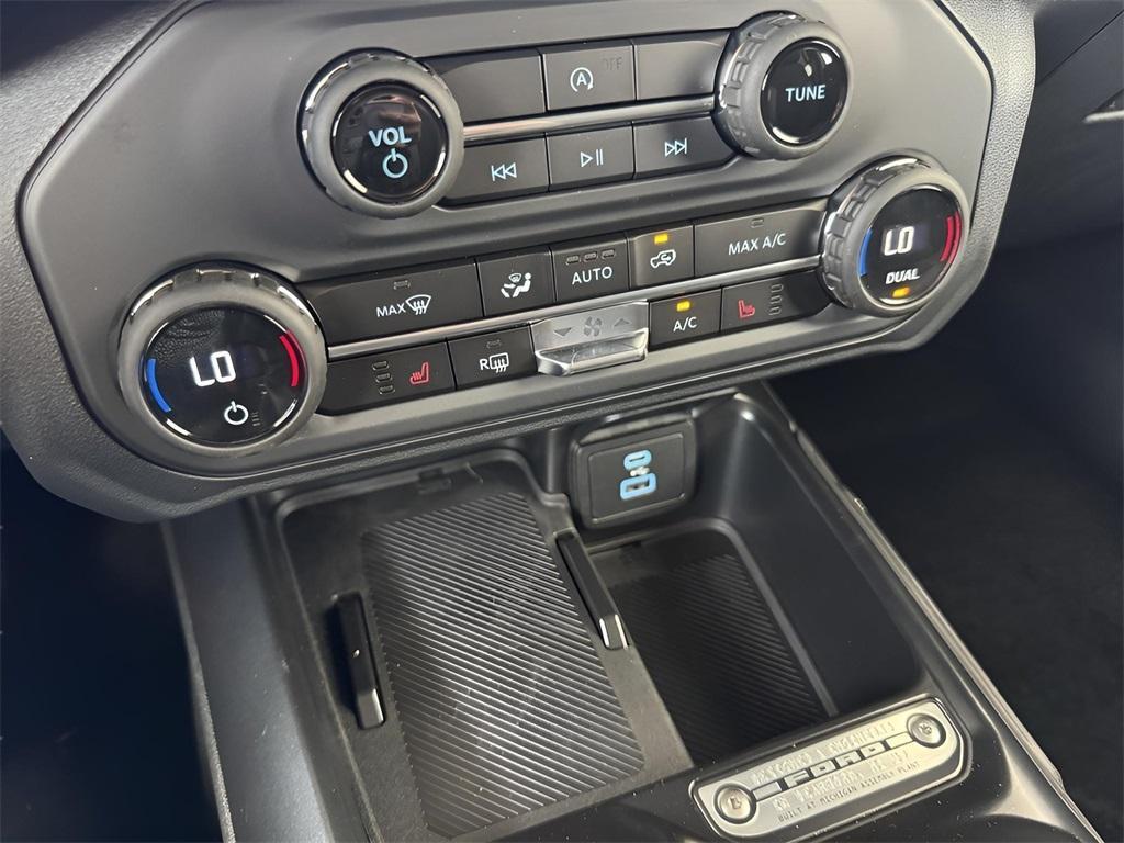 new 2025 Ford Bronco car, priced at $45,104