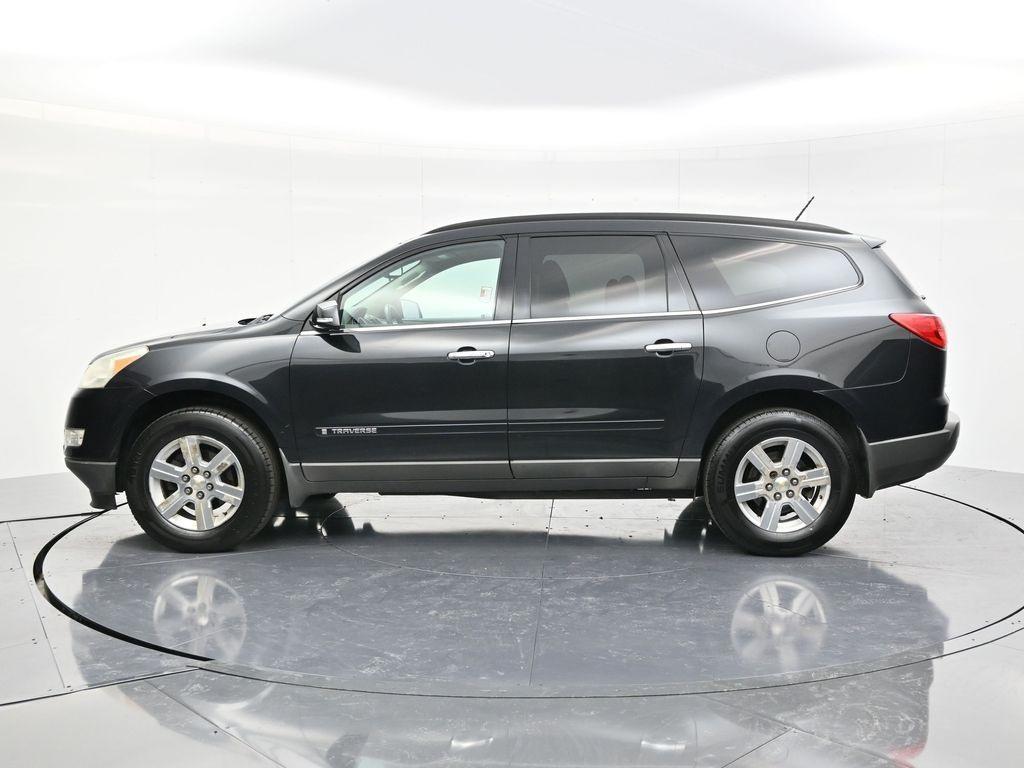 used 2009 Chevrolet Traverse car, priced at $5,800