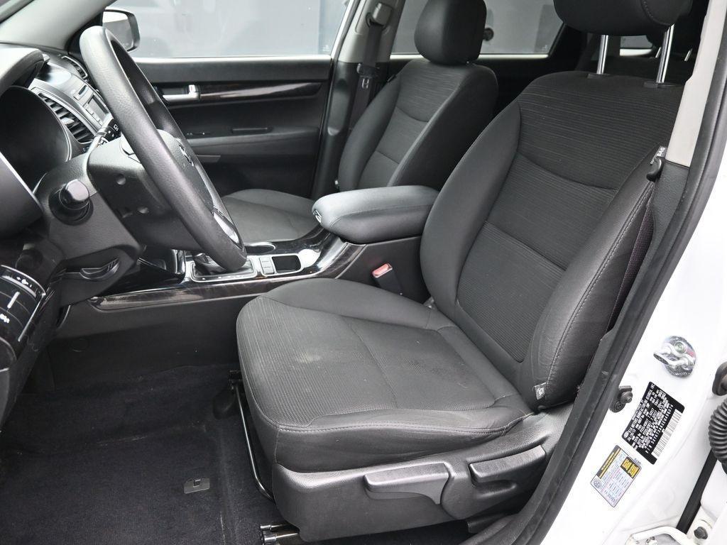 used 2014 Kia Sorento car, priced at $4,250