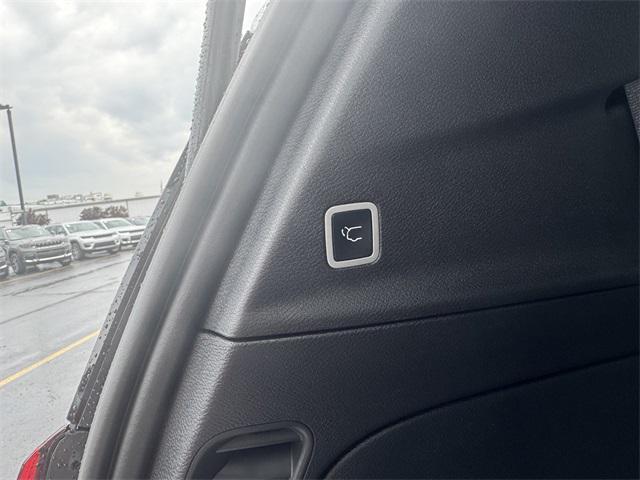 new 2025 Chrysler Pacifica car, priced at $42,896
