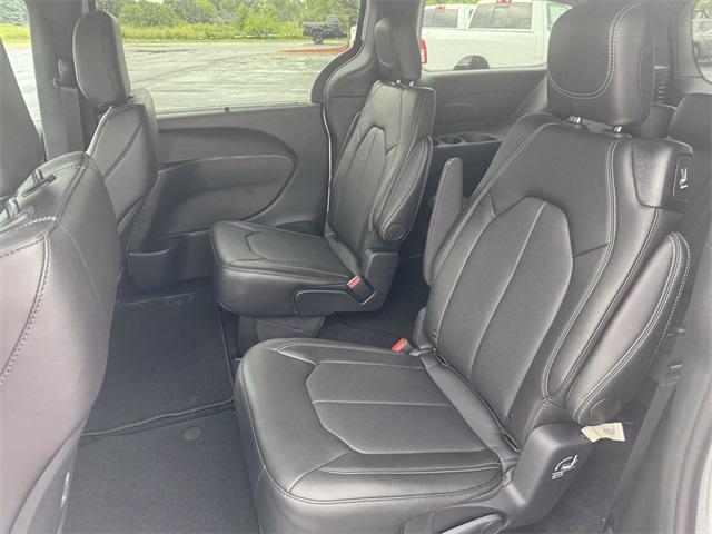 new 2025 Chrysler Pacifica car, priced at $42,896