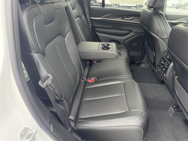 new 2025 Jeep Grand Cherokee car, priced at $44,988