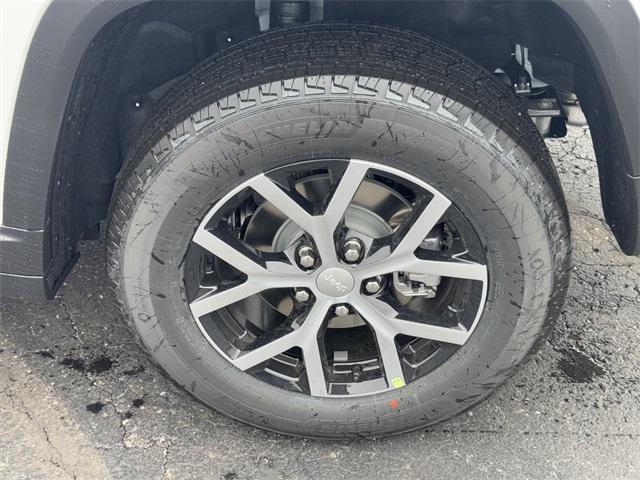 new 2025 Jeep Grand Cherokee car, priced at $44,988