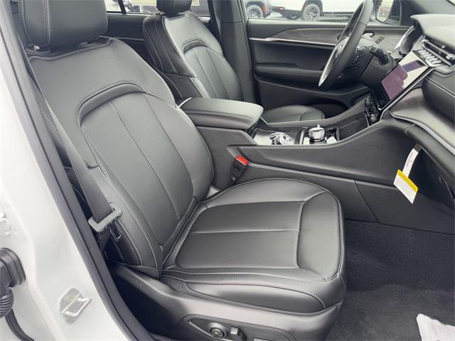 new 2025 Jeep Grand Cherokee car