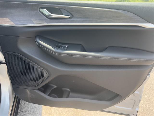 new 2025 Jeep Grand Cherokee L car, priced at $45,000