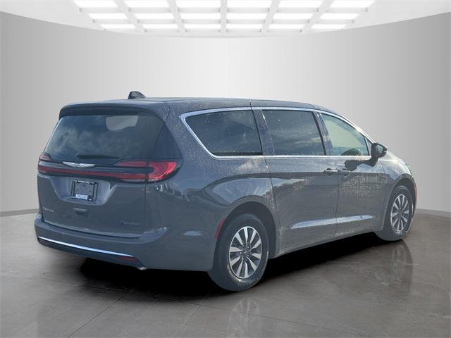 new 2025 Chrysler Pacifica Hybrid car, priced at $44,868