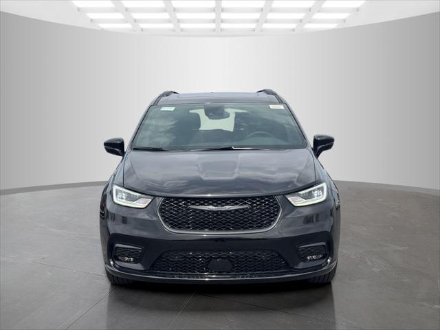 new 2025 Chrysler Pacifica car, priced at $46,998