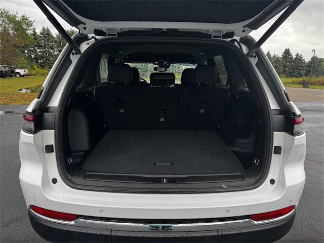 used 2024 Jeep Grand Cherokee car, priced at $36,764