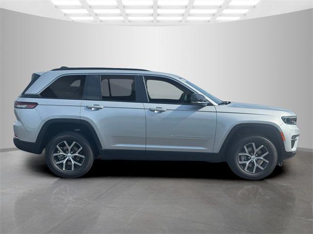 new 2025 Jeep Grand Cherokee car, priced at $43,398
