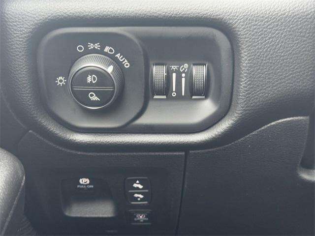 new 2025 Ram 1500 car, priced at $47,978