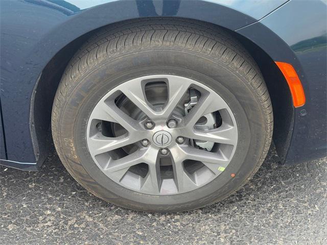 new 2025 Chrysler Pacifica car, priced at $55,568