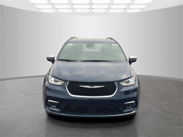new 2025 Chrysler Pacifica car, priced at $55,568