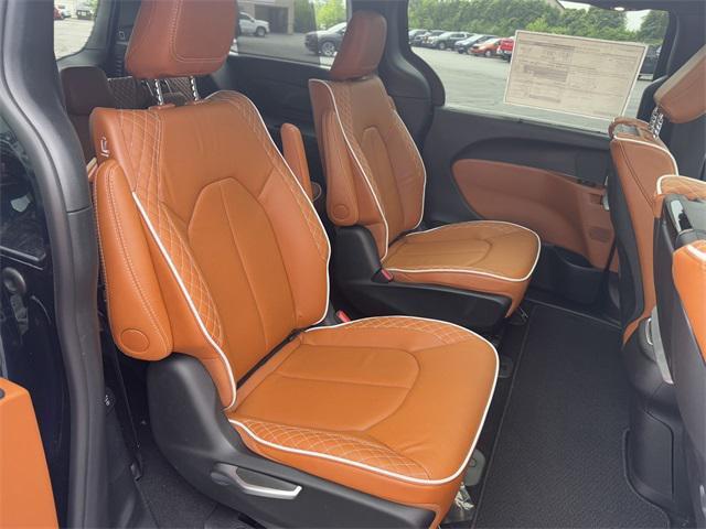 new 2025 Chrysler Pacifica car, priced at $55,568