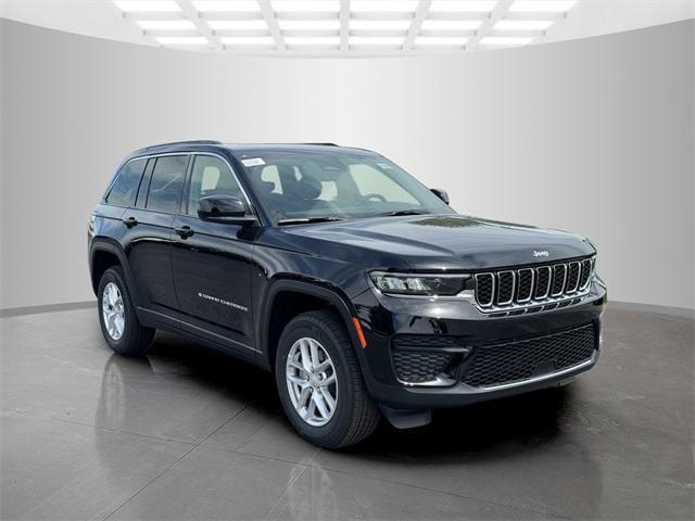 new 2024 Jeep Grand Cherokee car, priced at $35,997