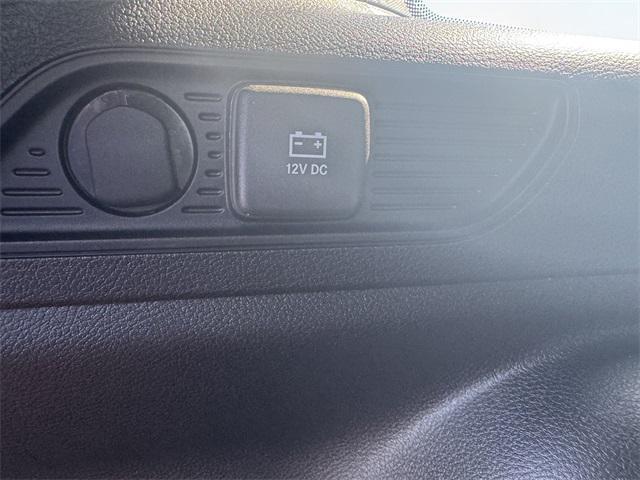 new 2025 Jeep Grand Cherokee car, priced at $37,988