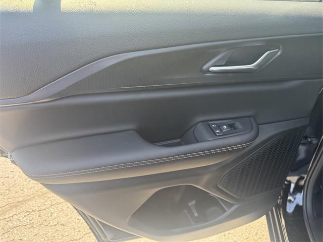 new 2025 Jeep Grand Cherokee car, priced at $37,988