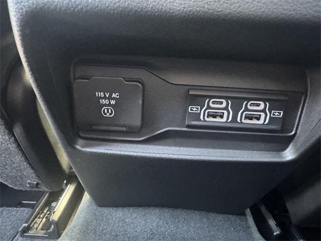 new 2025 Jeep Grand Cherokee car, priced at $37,988