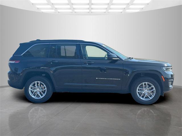 new 2025 Jeep Grand Cherokee car, priced at $37,988