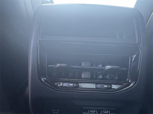 new 2025 Jeep Grand Cherokee car, priced at $37,988